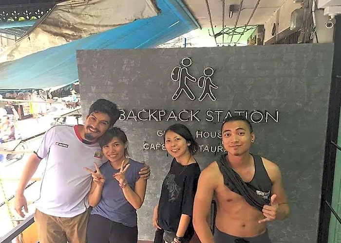 Hostal Backpack Station *